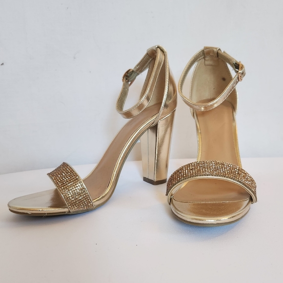 Bamboo Frenzy Gold Strappy Block 4in Heel womens size 8 - Picture 15 of 15